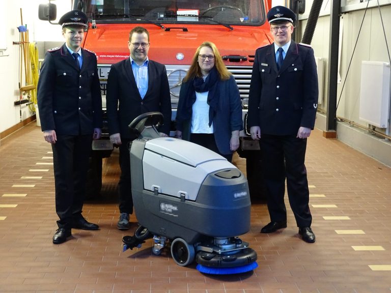 Professionelles Reinigungsgerät für die Feuerwehr Evendorf